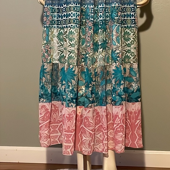 avenue, floral, maxi dress. Size 16 - Picture 8 of 13